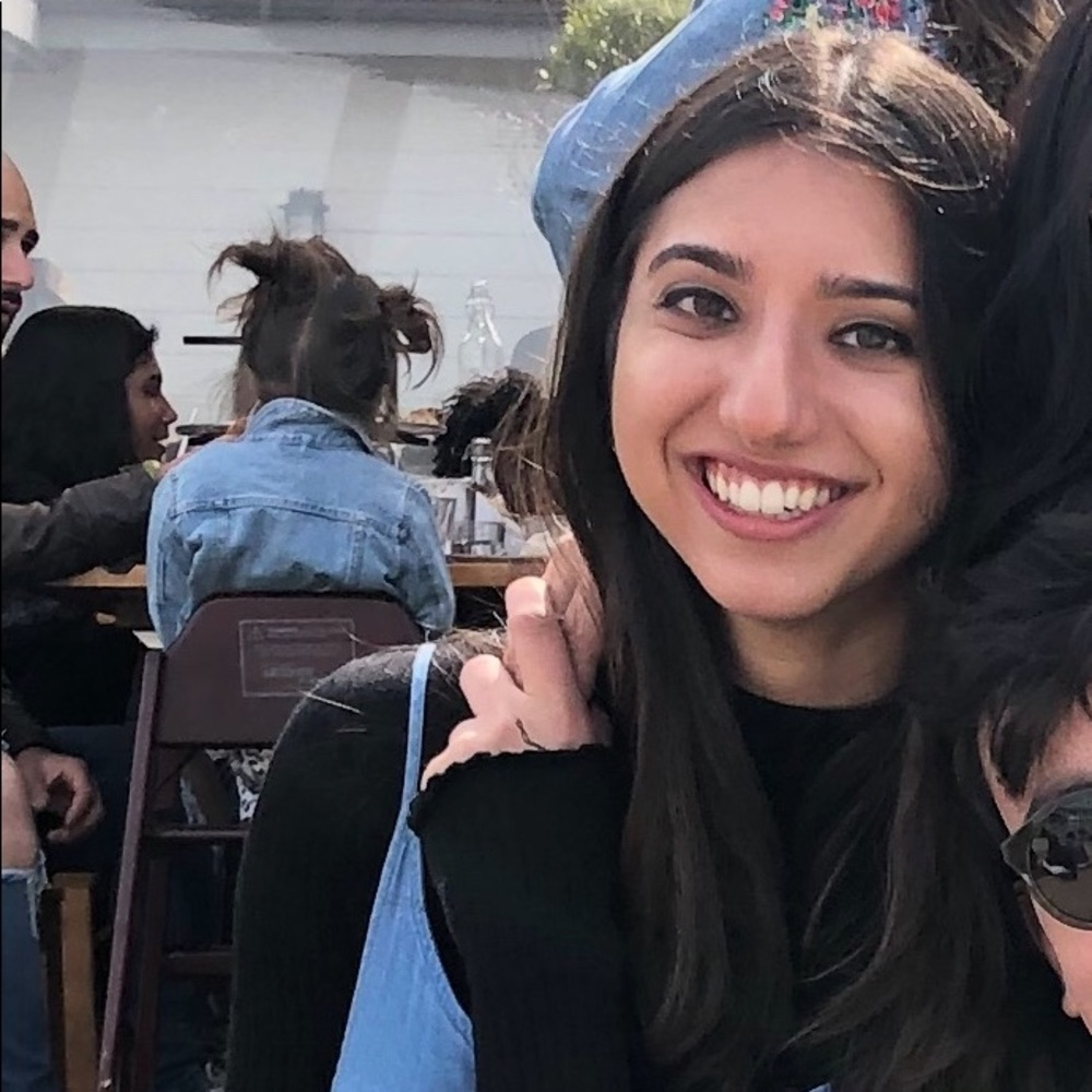 Meet your Posher, Avika